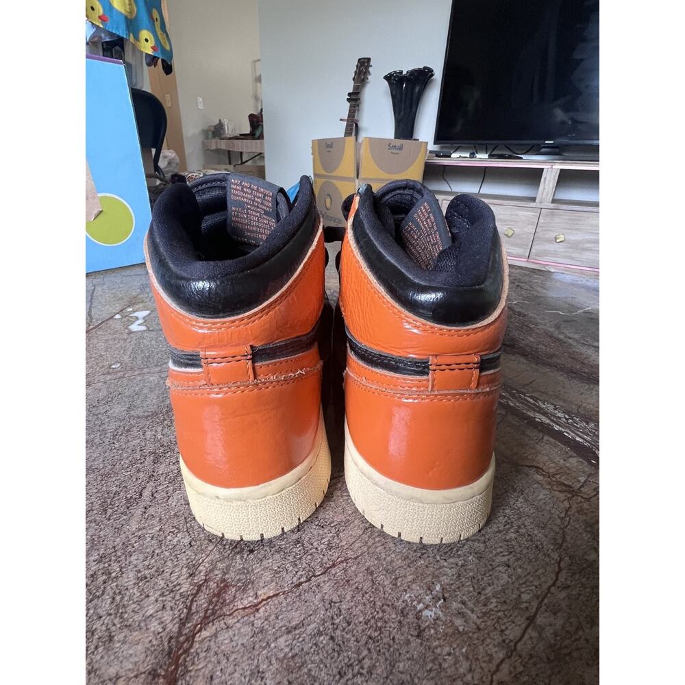 Nike Air Jordan 1 Retro High OG Shattered Backboard 3.0 GS 5.5Y Orange - Picture 2 of 5